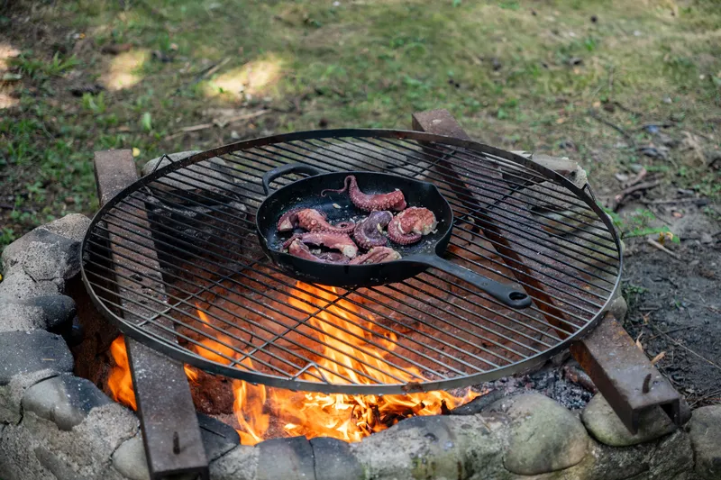Patelnia żeliwna smazenie